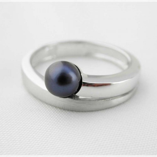 Prsten z bílého zlata s černou perlou 6